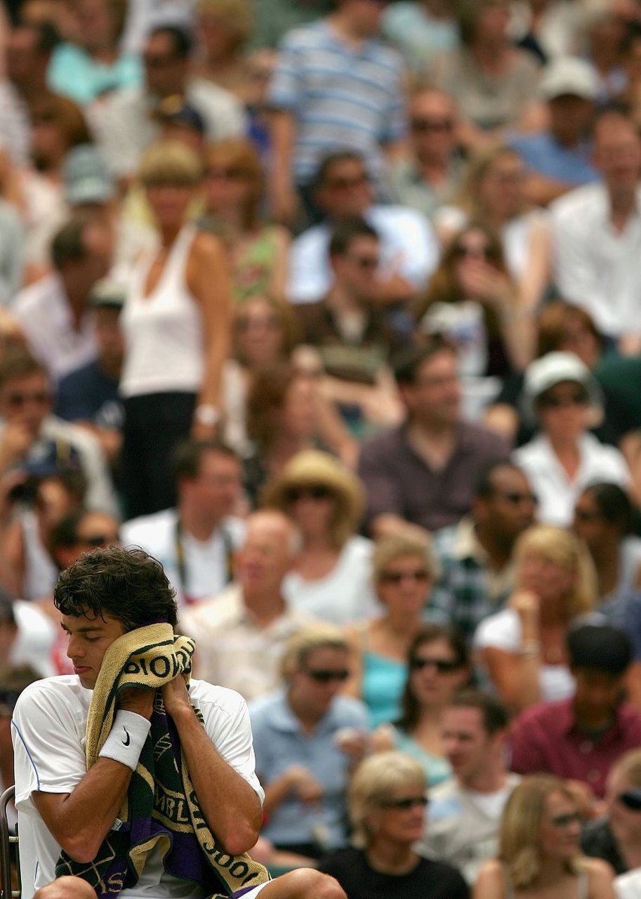 包含比赛中发生的重要瞬间成为球迷热议的焦点的词条