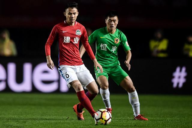 包含河南主场痛失胜机，泰达深陷保级混乱境地的词条