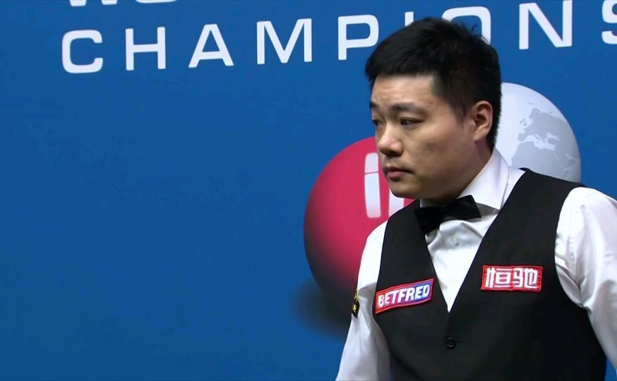 击鼓传风的比赛,势均力敌难分胜负 击鼓传风的比赛,势均力敌难分胜负