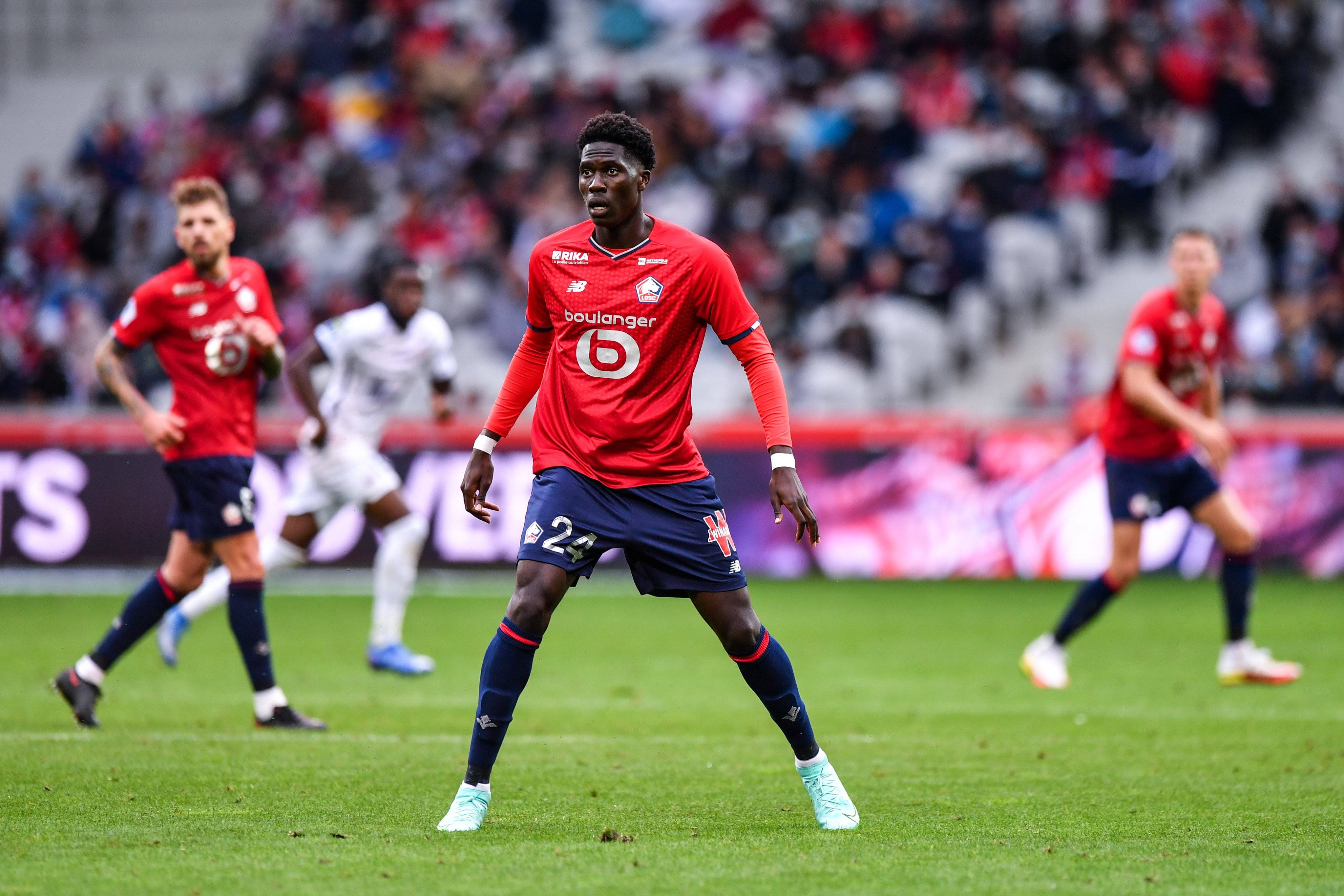 关于马赛客场击败里昂，法甲领头羊巨头雄心勃勃的信息