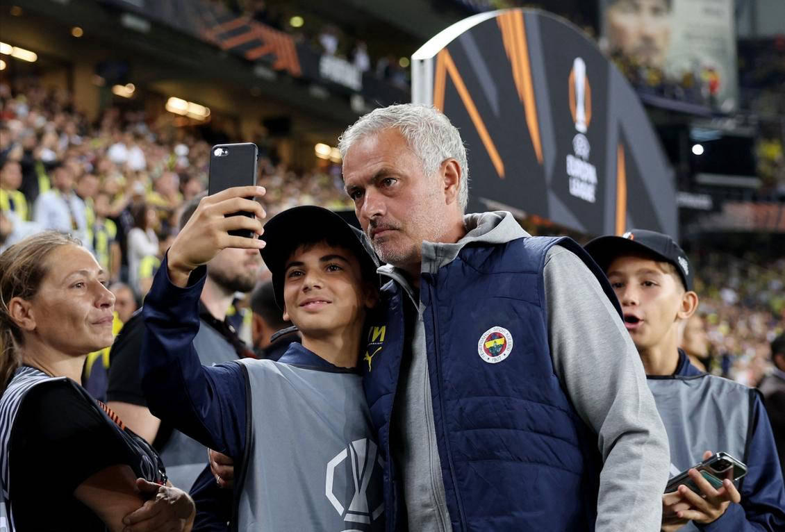 包含精彩欧洲联赛再度上演,比赛纷呈多彩的词条 包含精彩欧洲联赛再度上演,比赛纷呈多彩的词条