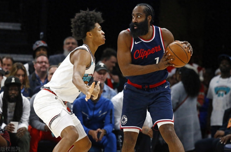 关于经典对决再现!两队对抗引爆赛场热情的信息 关于经典对决再现!两队对抗引爆赛场热情的信息