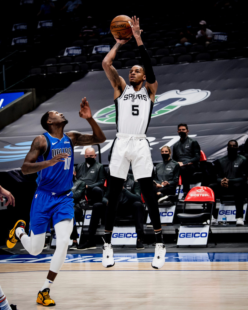 关于马刺力克国王,沃克全场分稳定发挥的信息 关于马刺力克国王,沃克全场分稳定发挥的信息