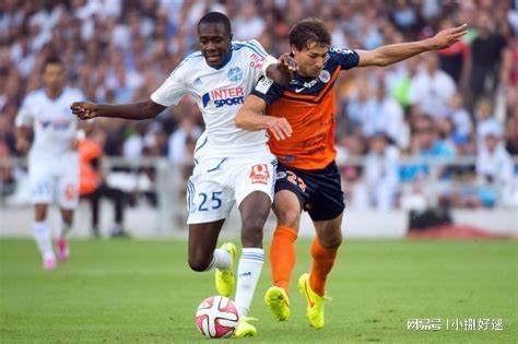 马赛球员奋力抢分,助球队走向胜利 马赛球员奋力抢分,助球队走向胜利