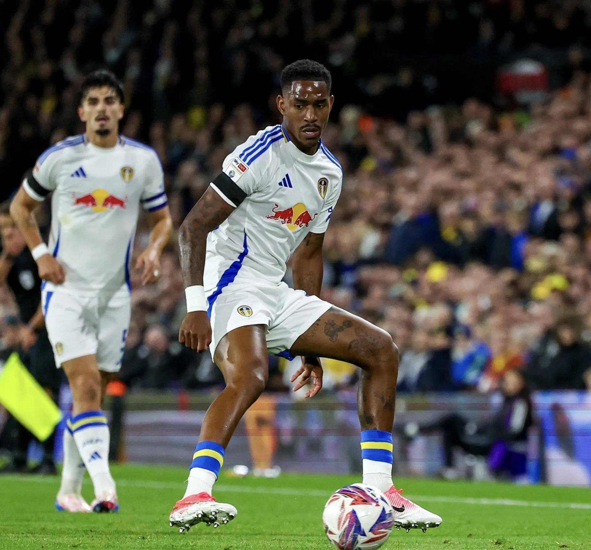 瑞典中场表现出色,助利兹联首胜 瑞典中场表现出色,助利兹联首胜