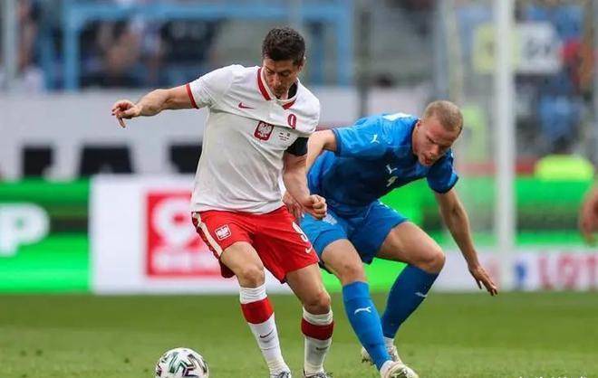 西班牙队逆转波兰队，晋级令人瞩目