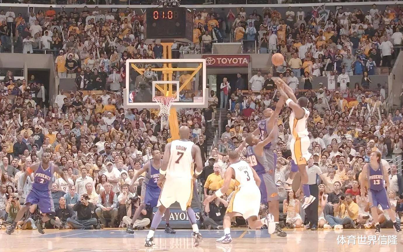 精彩瞬间回放:球员完成绝杀带队获胜 精彩瞬间回放:球员完成绝杀带队获胜