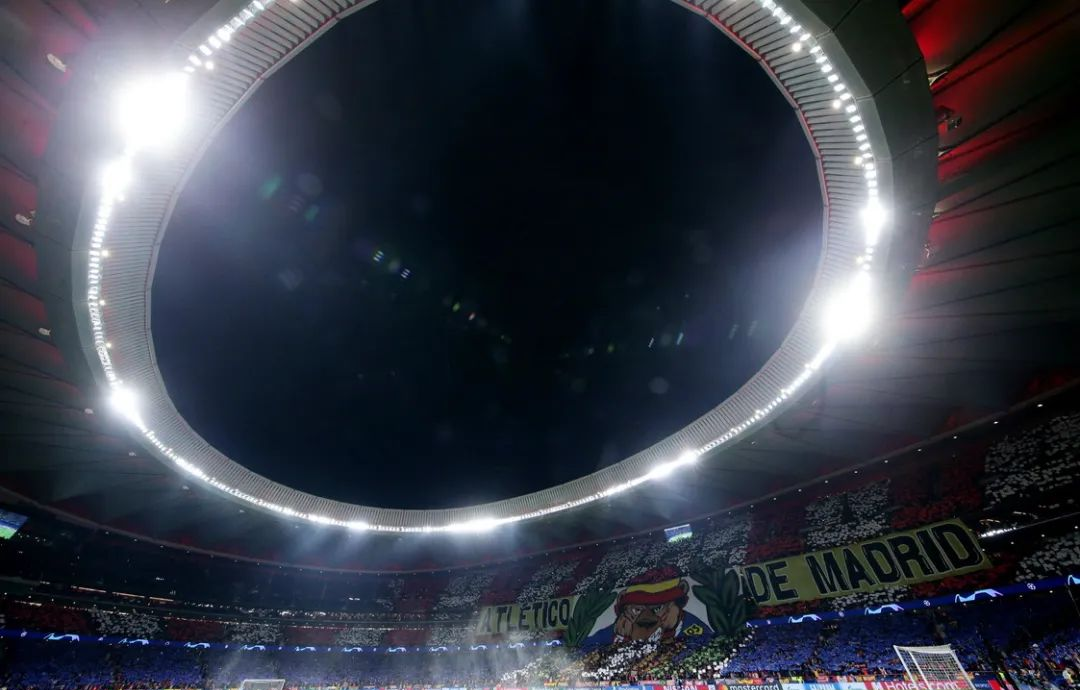 赛事给球迷带来视觉盛宴,精彩纷呈 赛事给球迷带来视觉盛宴,精彩纷呈