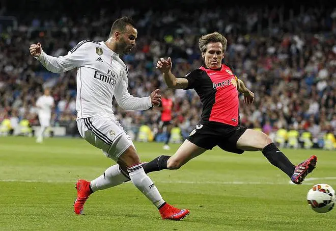 拜仁慕尼黑卫冕冠军轻松取胜,稳居榜首的简单介绍 拜仁慕尼黑卫冕冠军轻松取胜,稳居榜首的简单介绍