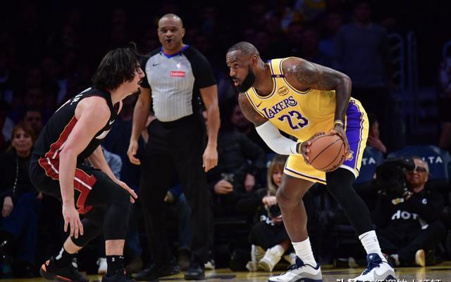 雄鹿全队发挥出色,击败老鹰保持不败 雄鹿全队发挥出色,击败老鹰保持不败