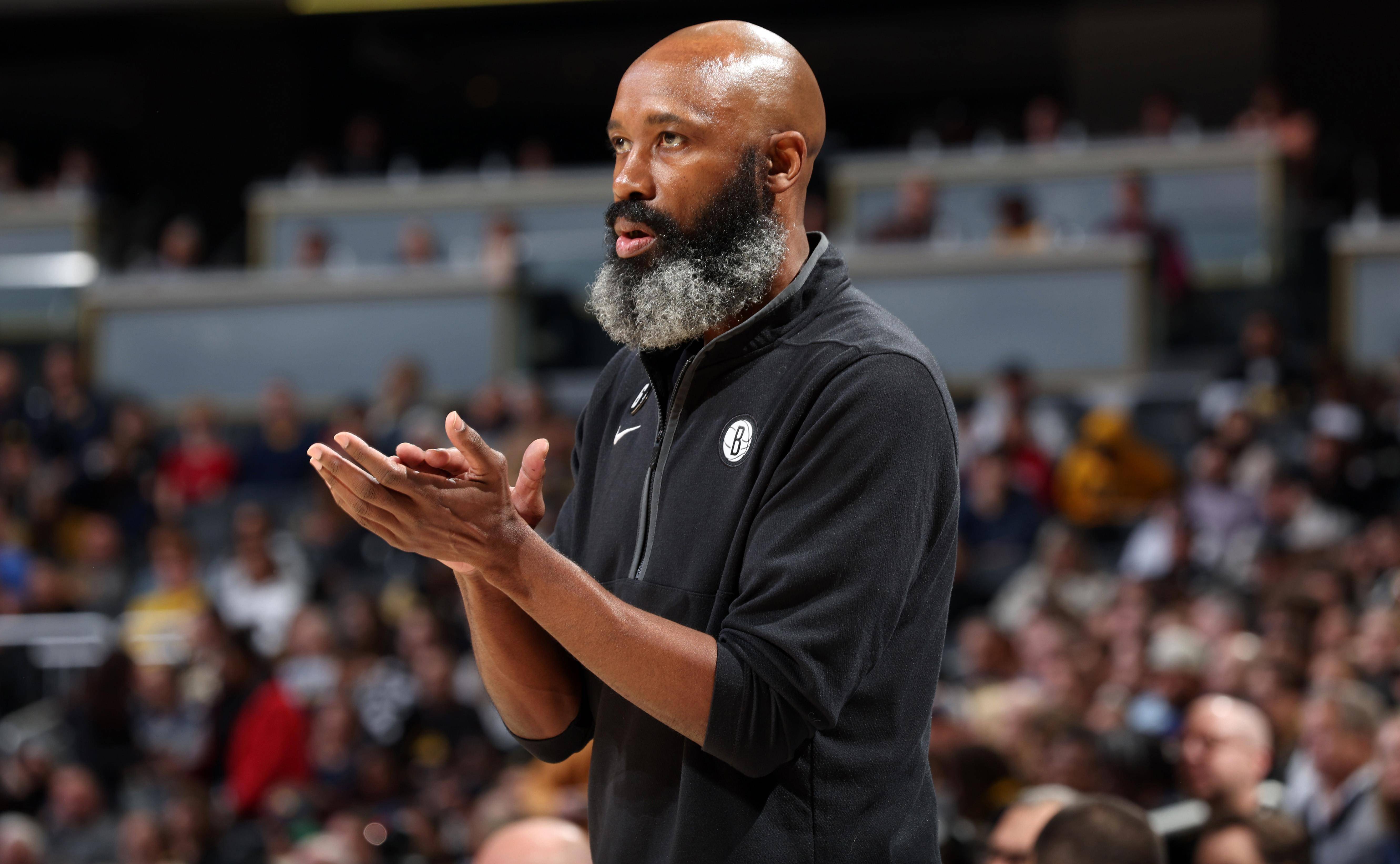 步行者战胜篮网,卫冕之路蒙上阴影 步行者战胜篮网,卫冕之路蒙上阴影