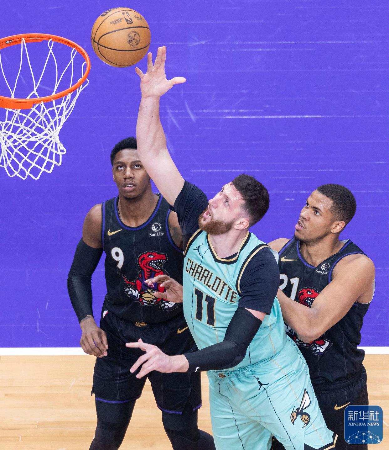 猛龙实力爆发，横扫对手挺进总决赛！