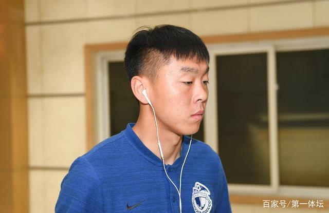 试训新秀翻身得意，球队发现新潜力