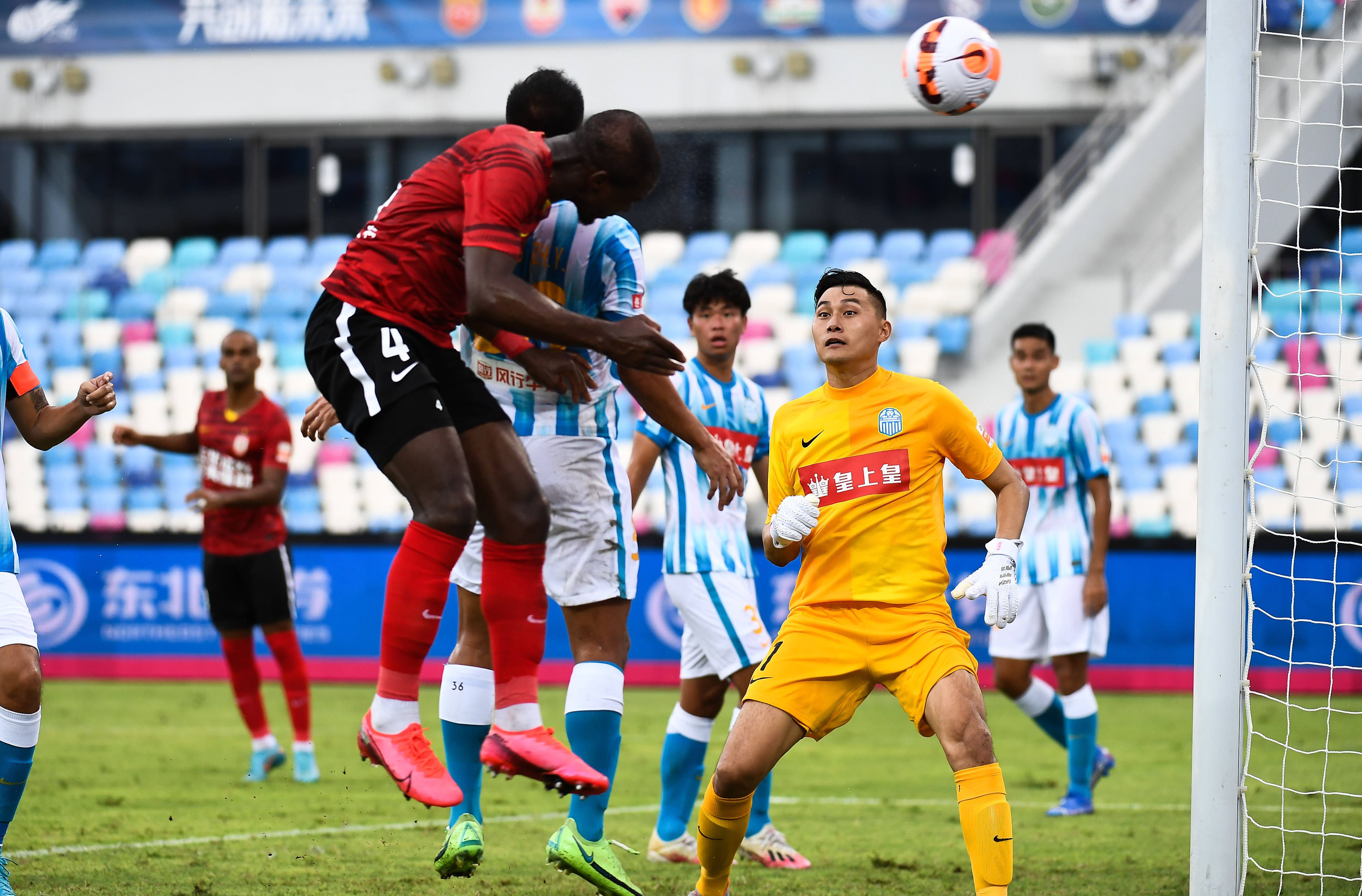 长春亚泰面对广州富力，勇敢前行