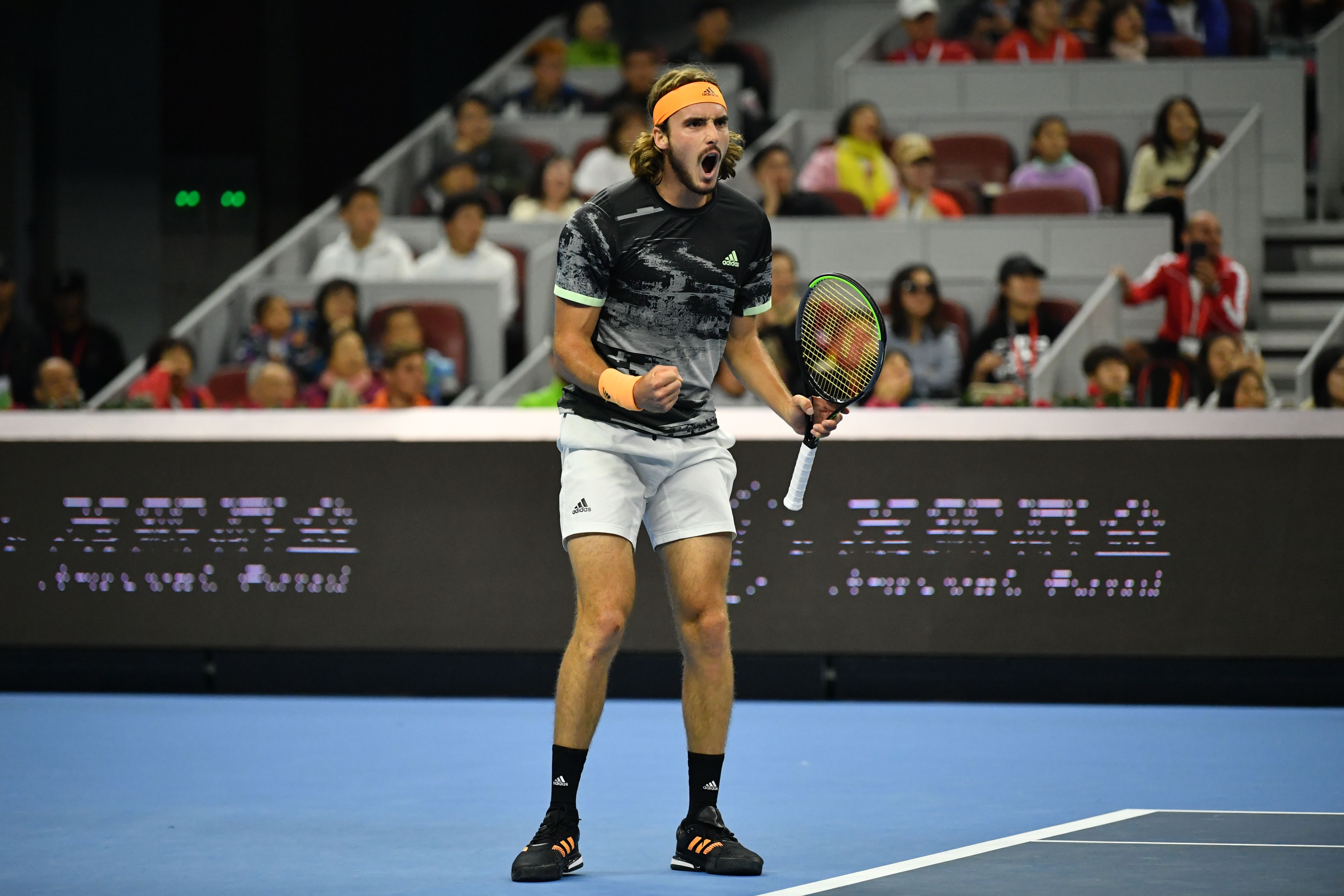 ATP总决赛完胜法网,西西帕斯扛起全队 ATP总决赛完胜法网,西西帕斯扛起全队